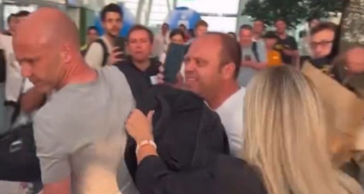 Soccer referee attacked by Roma fans at Budapest Airport after Europa League final defeat | Secret Flying