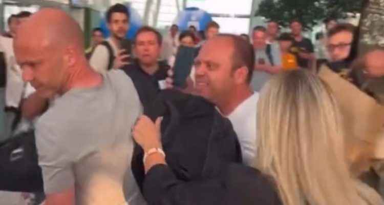 Soccer referee attacked by Roma fans at Budapest Airport after Europa League final defeat | Secret Flying Soccer referee attacked by Roma fans at Budapest Airport after Europa League final defeat | Secret Flying
