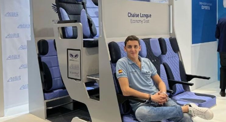 “Fun for the farter, not so much for the fartee” – Double-decker plane seat sparks furious debate | Secret Flying “Fun for the farter, not so much for the fartee” – Double-decker plane seat sparks furious debate | Secret Flying