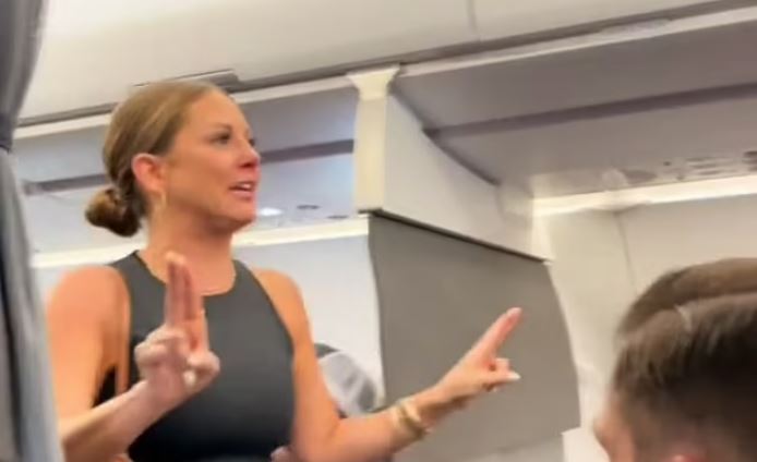 VIDEO: Woman demands to be let off plane in similar scene to Final Destination movie