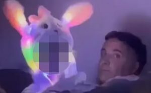 VIDEO: Parents slammed as 'selfish' after child's flashing lights