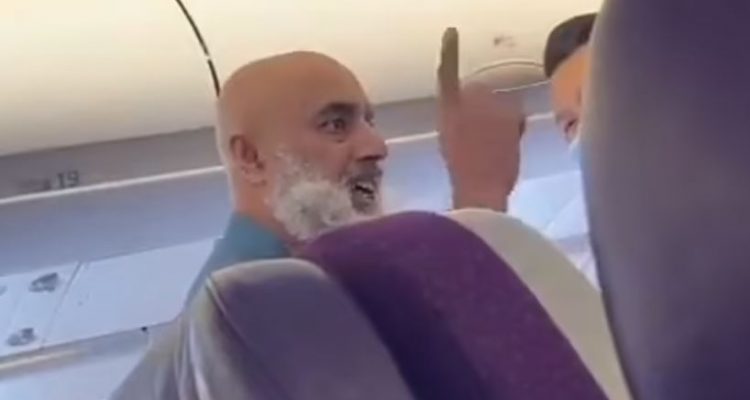 Malaysia Airlines flight returns to Sydney after passenger’s crazed outburst | Secret Flying Malaysia Airlines flight returns to Sydney after passenger’s crazed outburst | Secret Flying
