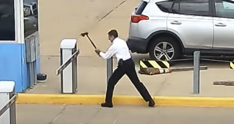 United Airlines pilot charged in bizarre axe attack at Denver Airport | Secret Flying