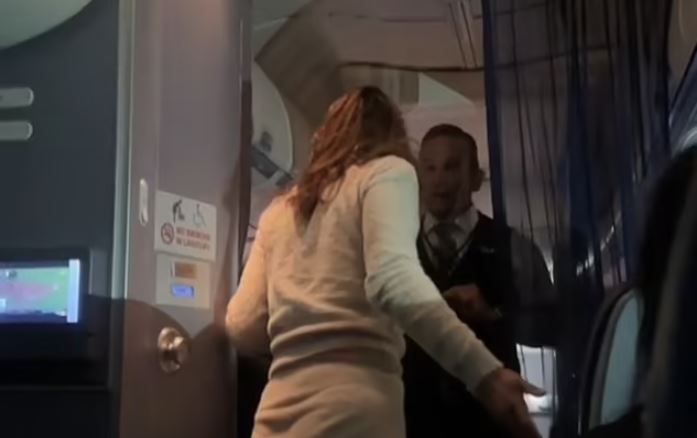 Woman banned from United Airlines after row over wine forces flight diversion