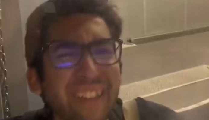 VIDEO: American tourist kicks airplane door after missing flight in Colombia | Secret Flying VIDEO: American tourist kicks airplane door after missing flight in Colombia | Secret Flying