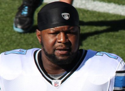 Ex-NFL player arrested after ‘urinating on passenger’ on Delta flight | Secret Flying
