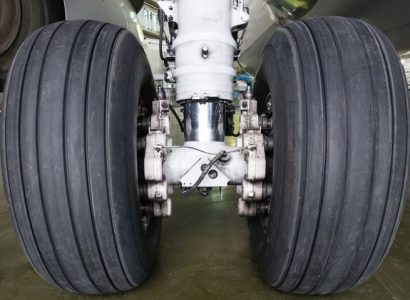 Delta workers killed after Boeing plane’s tire explodes | Secret Flying