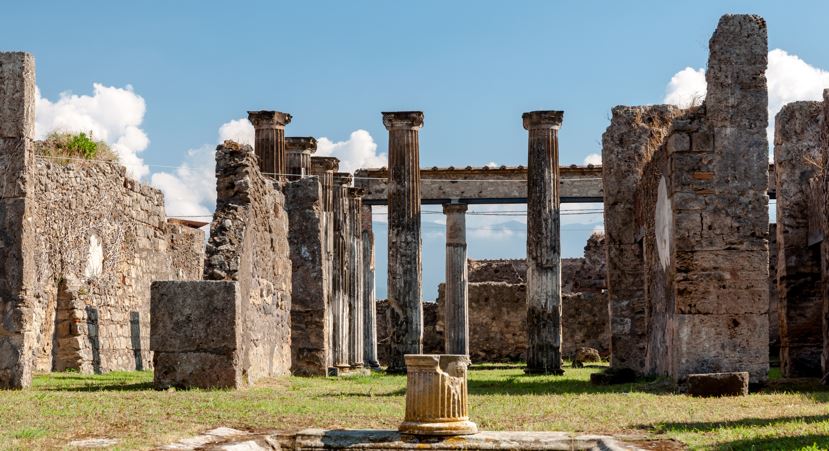 British tourist defaces ancient Pompeii wall