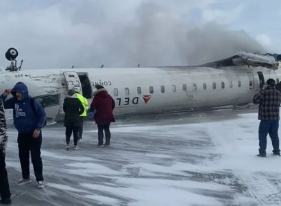 Delta offers $30,000 to passengers on crashed overturned plane | Secret Flying