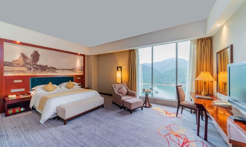 5* East Lake International Hotel in Yangchun, China for only $40 USD per night
