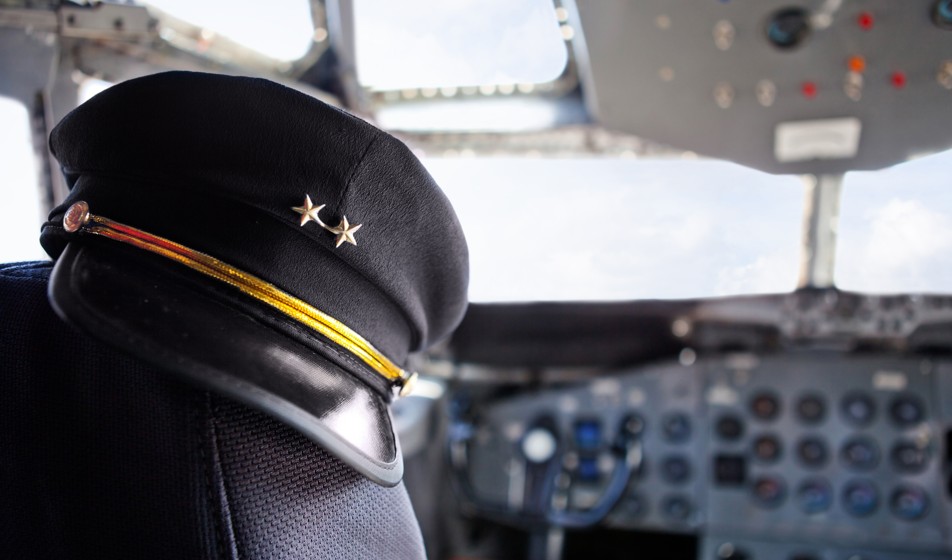 Air Canada captain accused of flying for 17 years without license