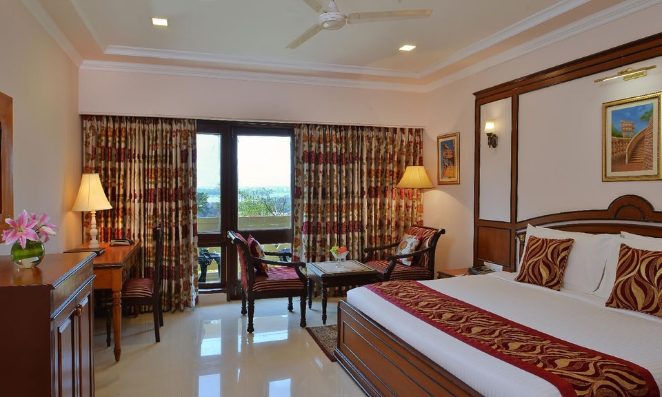 5* Noor Us Sabah Palace in Bhopal, India for only $68 USD per night