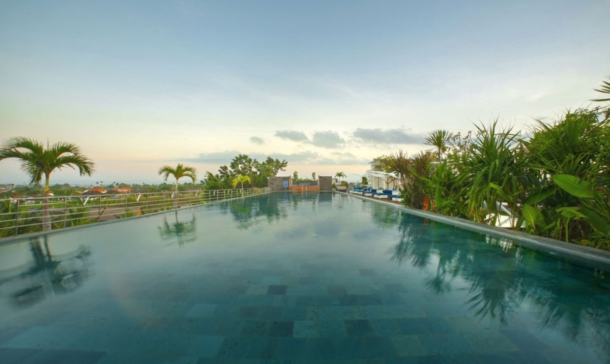 4* de Vins Sky Hotel Seminyak in Bali, Indonesia for only $28 USD per night